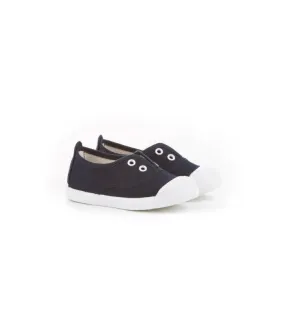 Navy blue basic socks with toe.